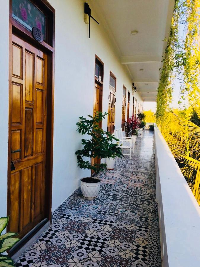 Lagi 1001 Nights Hotel Екстериор снимка
